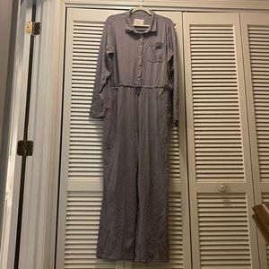 NWT Evy’s Tree Piper jumpsuit in gray. XL.